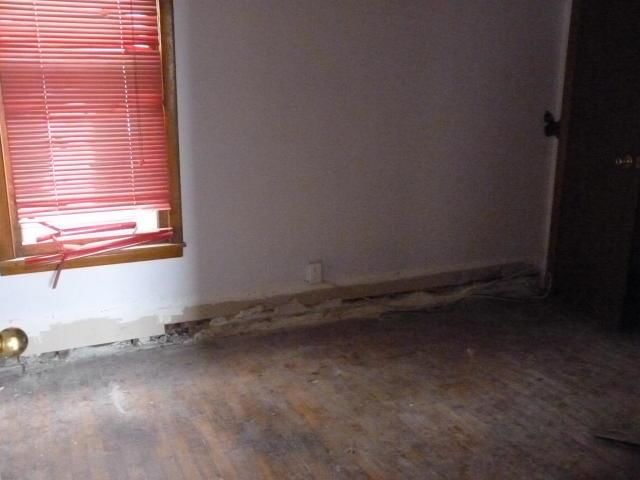 Photo 5 of 9 - 1619 S 17th Street