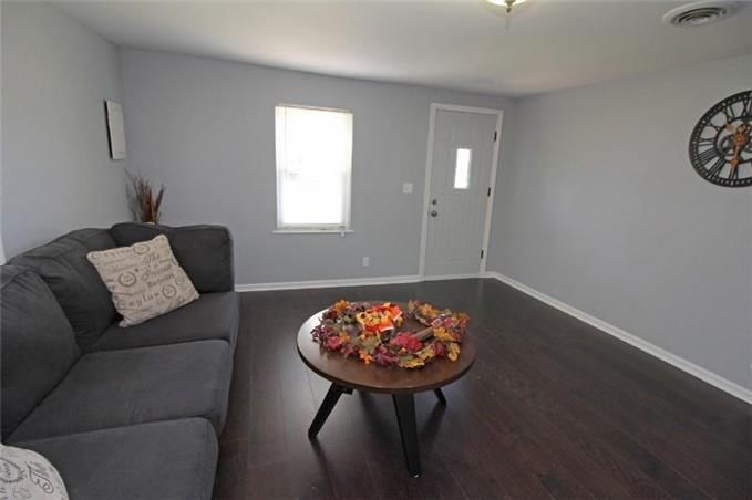 Photo 5 of 25 - 3618 NE 82nd Terrace