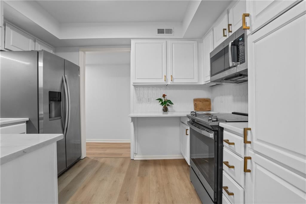 Photo 6 of 25 - 4013 S Crysler Avenue