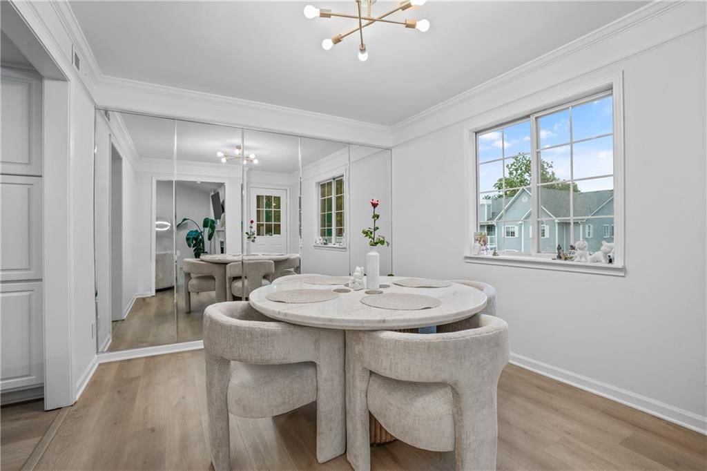 Photo 9 of 25 - 4013 S Crysler Avenue