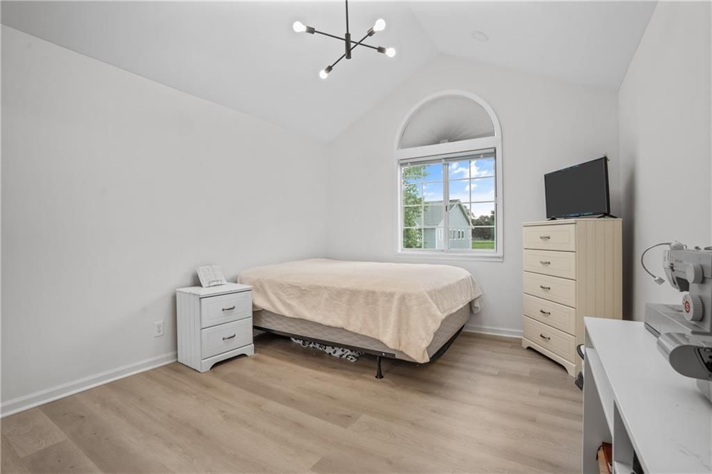 Photo 15 of 25 - 4013 S Crysler Avenue