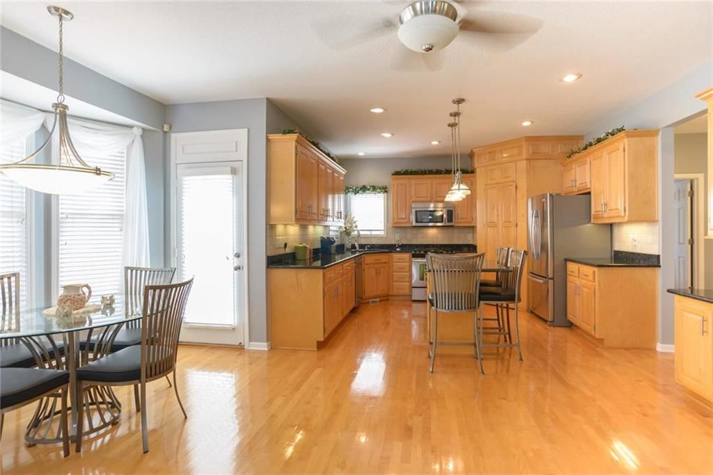 Photo 3 of 25 - 28099 Overbrook Road