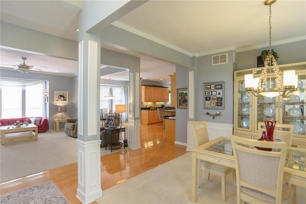 Photo 4 of 25 - 28099 Overbrook Road