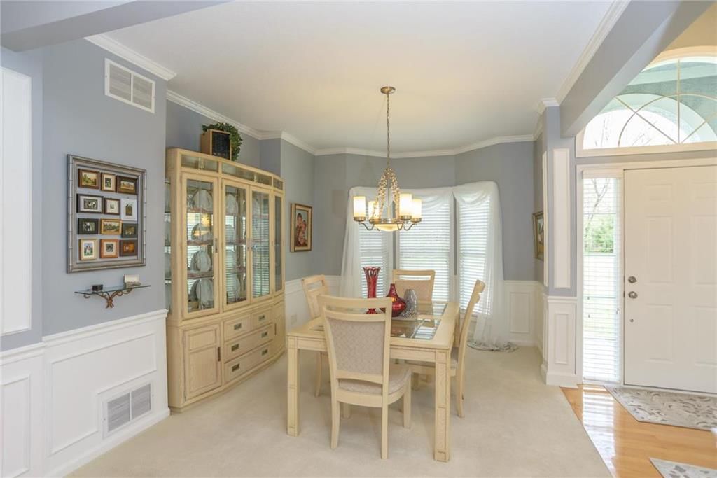 Photo 6 of 25 - 28099 Overbrook Road