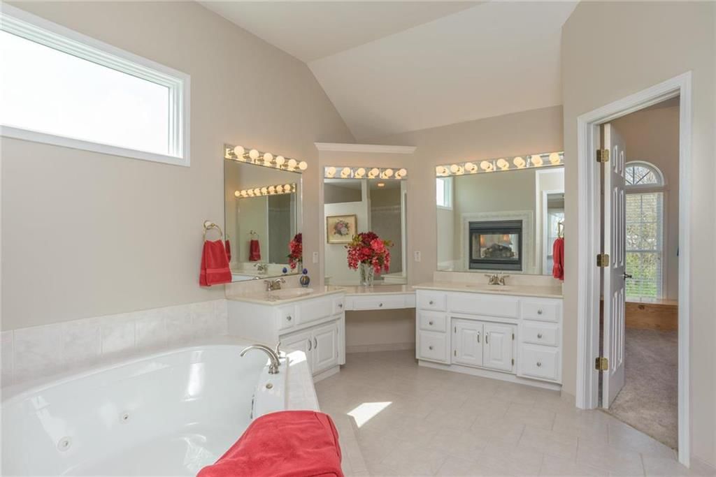Photo 15 of 25 - 28099 Overbrook Road