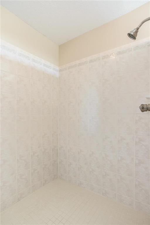 Photo 16 of 25 - 28099 Overbrook Road