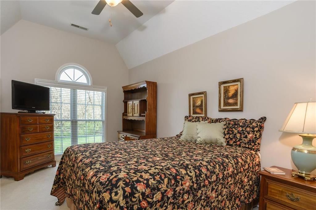Photo 17 of 25 - 28099 Overbrook Road