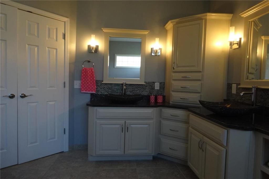 Photo 23 of 25 - 28099 Overbrook Road