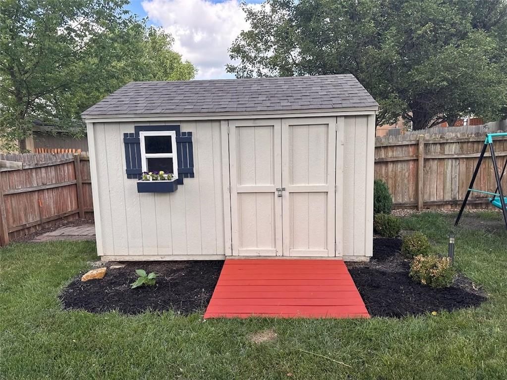907 Rosewood Court — photo 2