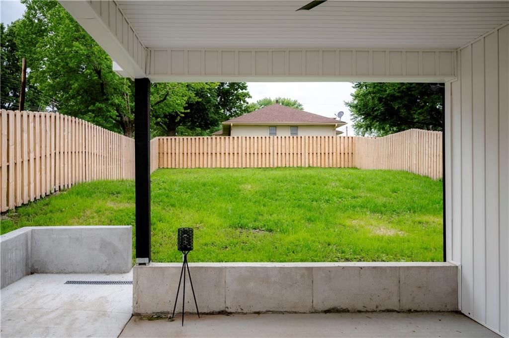 126 S Raum Street — photo 19