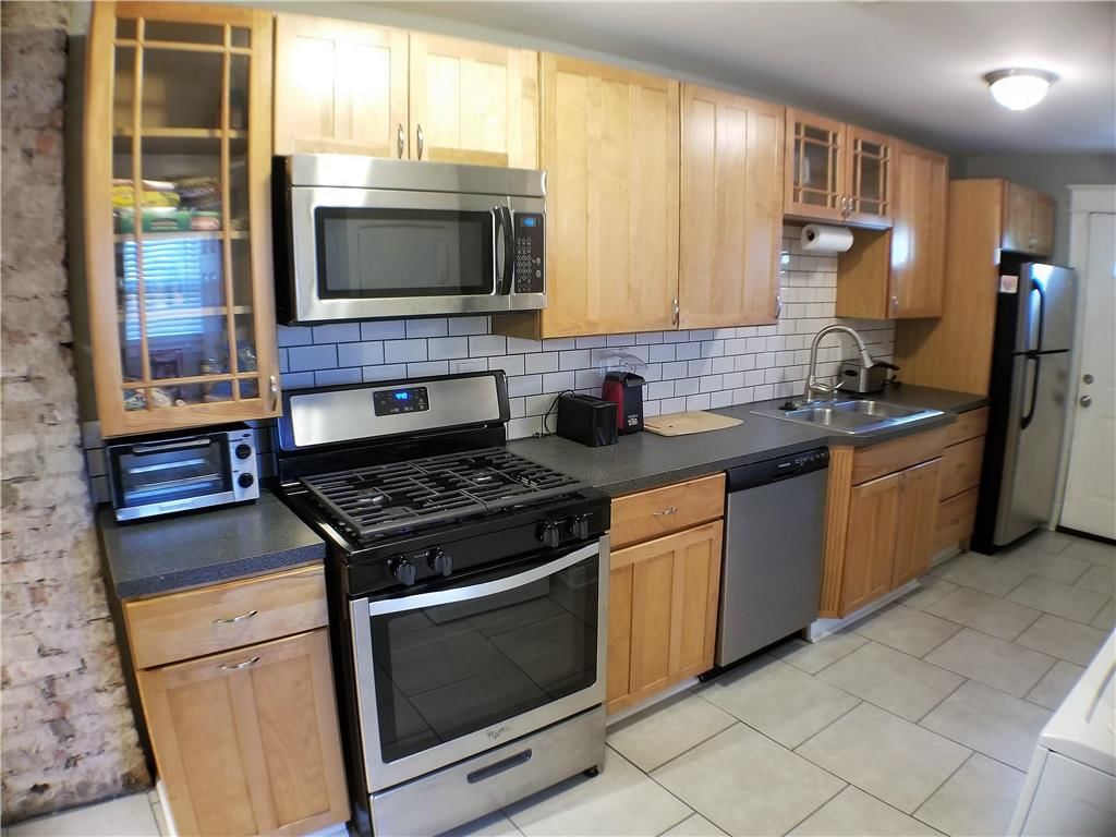 2924 & 2926 Holmes Street — photo 8