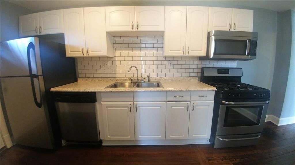 2924 & 2926 Holmes Street — photo 12