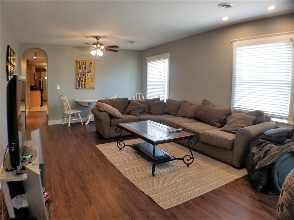 2924 & 2926 Holmes Street — photo 18