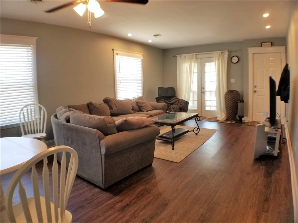 2924 & 2926 Holmes Street — photo 19