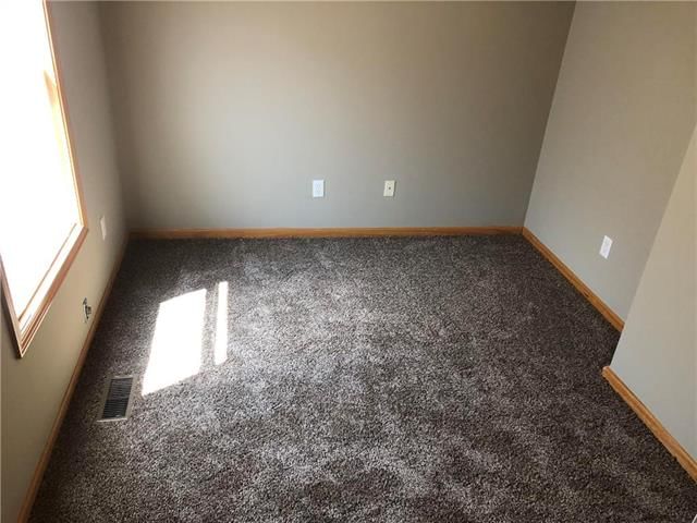 721 SW Tisha Lane — photo 7