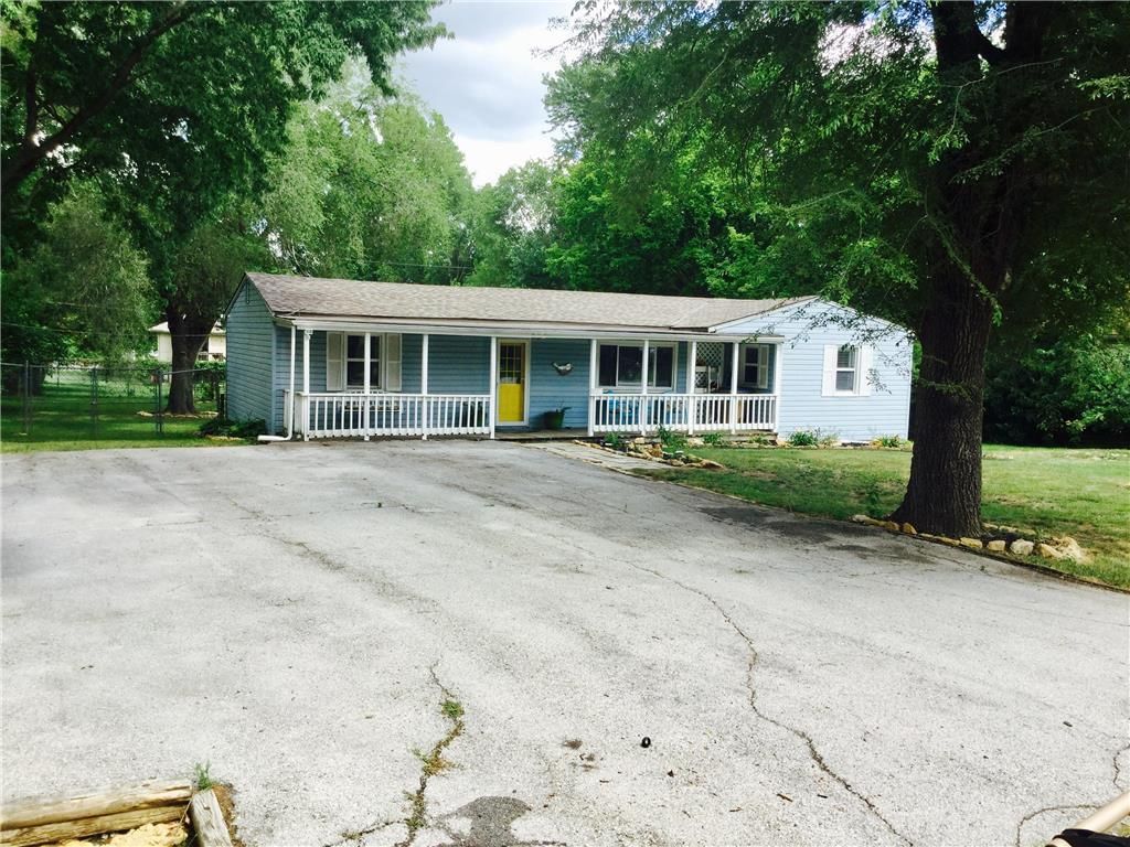 17211 Chestnut Drive — photo 4