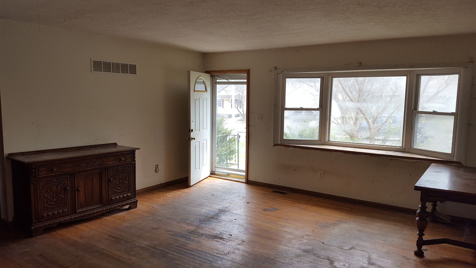 10008 E 77th Terrace — photo 2