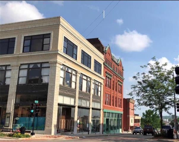 602 Felix Street — photo 1