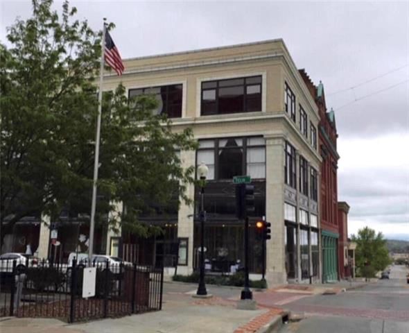 602 Felix Street — photo 32