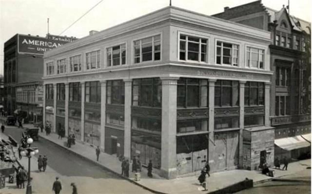 602 Felix Street — photo 36