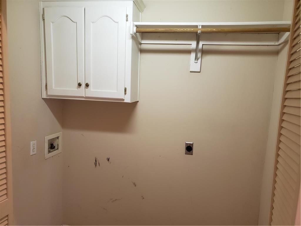 14512 WILSHIRE Circle — photo 22