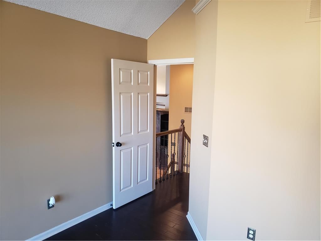 14512 WILSHIRE Circle — photo 30