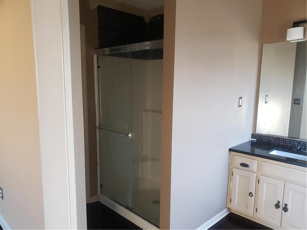 14512 WILSHIRE Circle — photo 32
