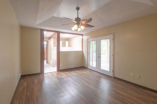 6700 FARLEY Avenue — photo 9