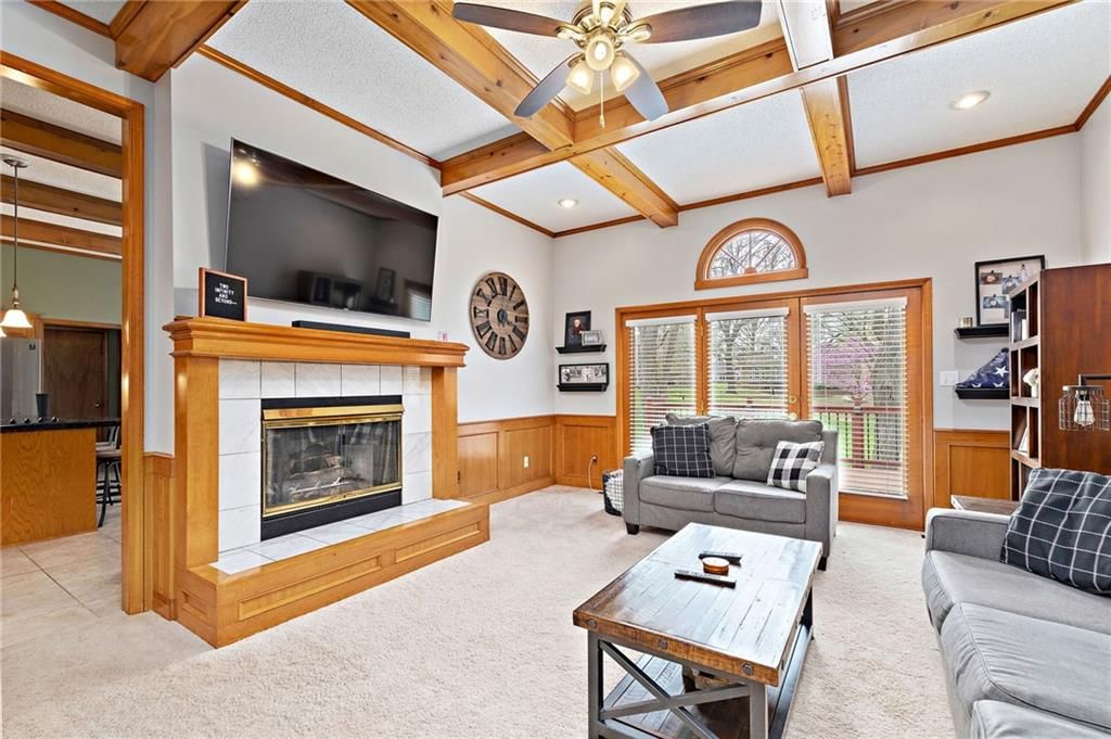 206 NW Redwood Court — photo 8