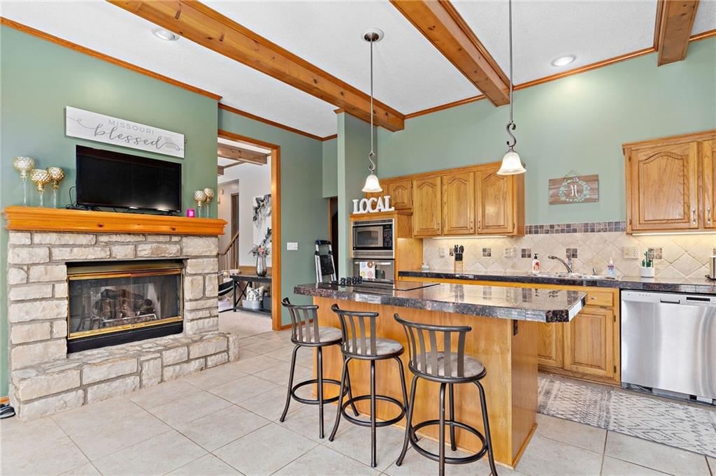 206 NW Redwood Court — photo 12