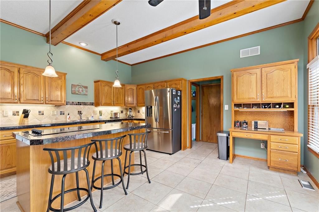 206 NW Redwood Court — photo 15