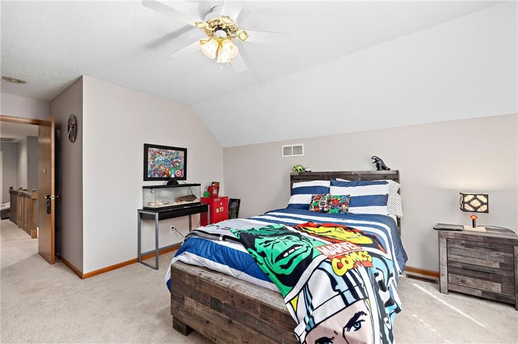 206 NW Redwood Court — photo 25