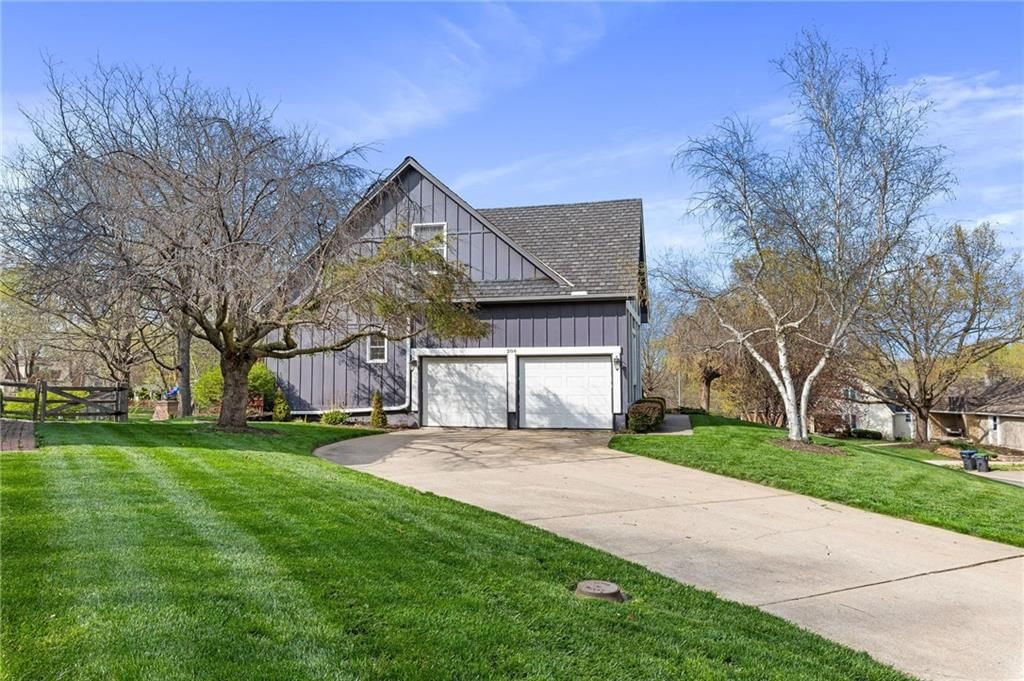 206 NW Redwood Court — photo 32