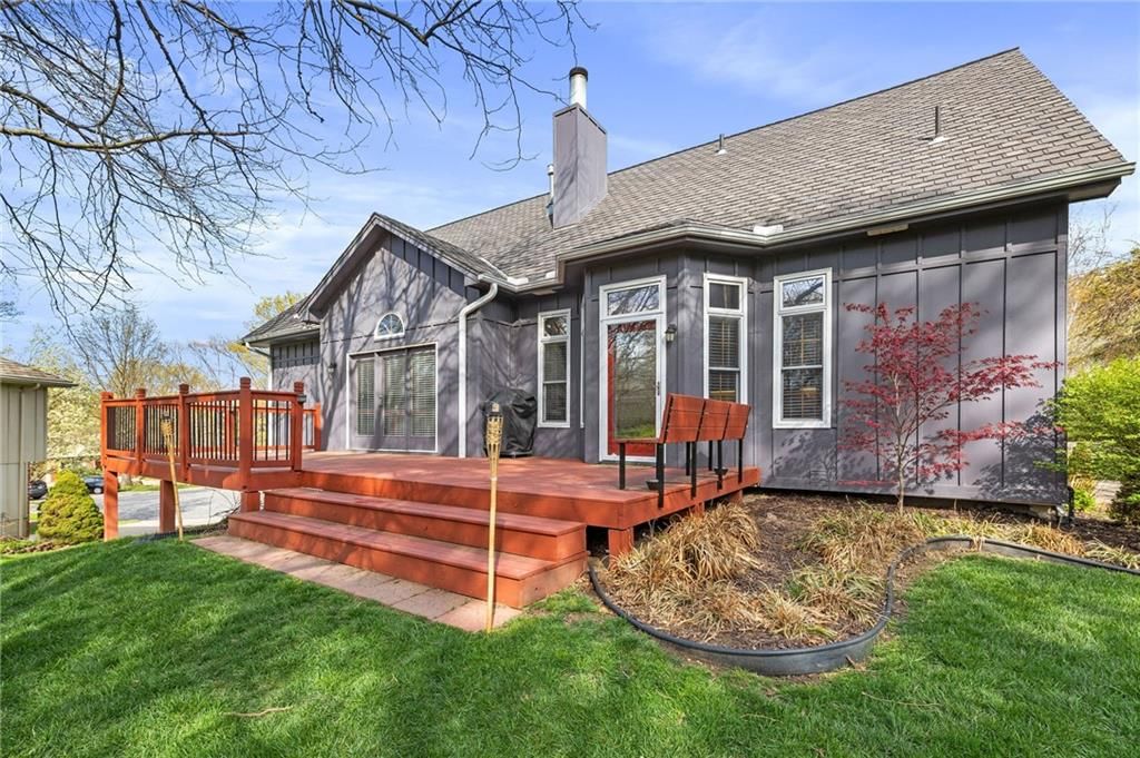 206 NW Redwood Court — photo 33