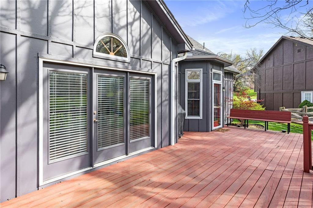 206 NW Redwood Court — photo 35