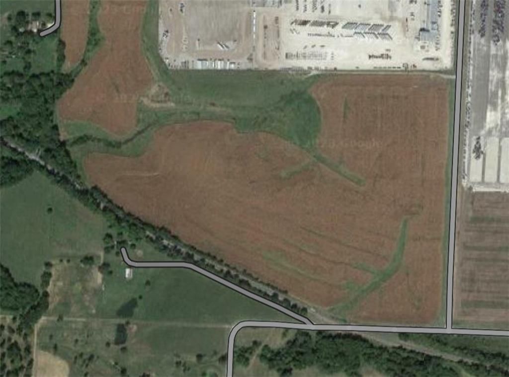 60.26AC Reich Road — photo 2