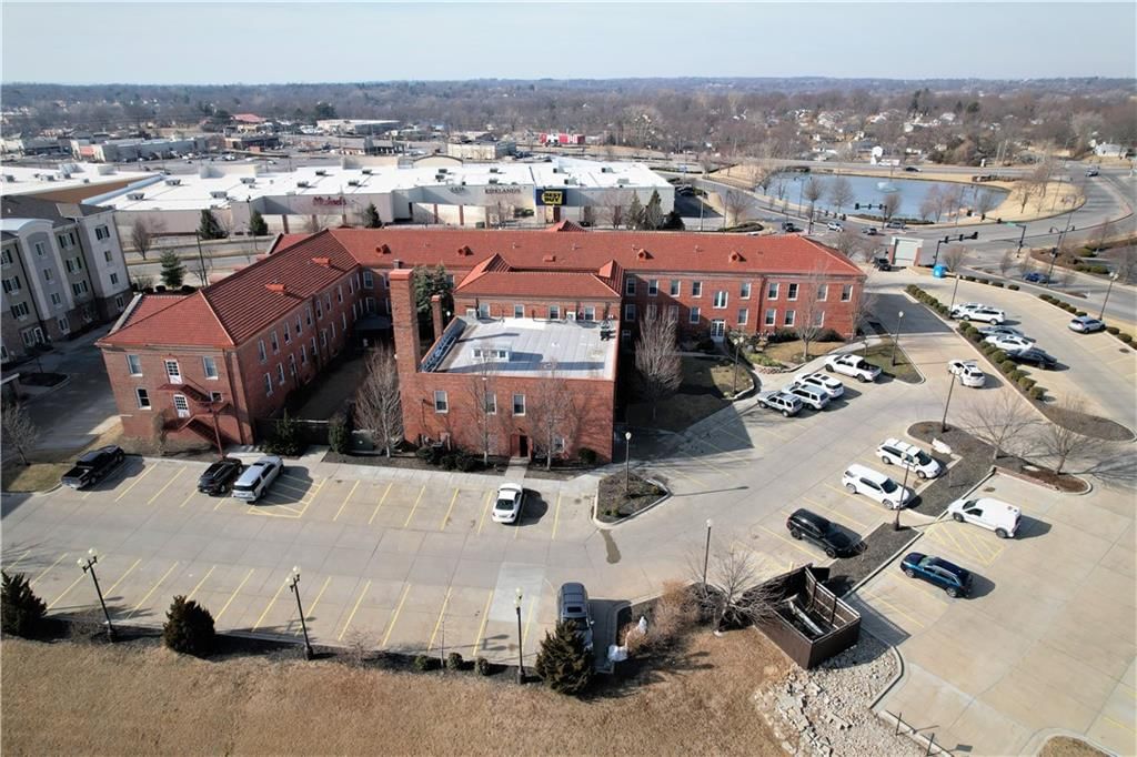 3500 N Village Dr Suite 123 N/A — photo 13