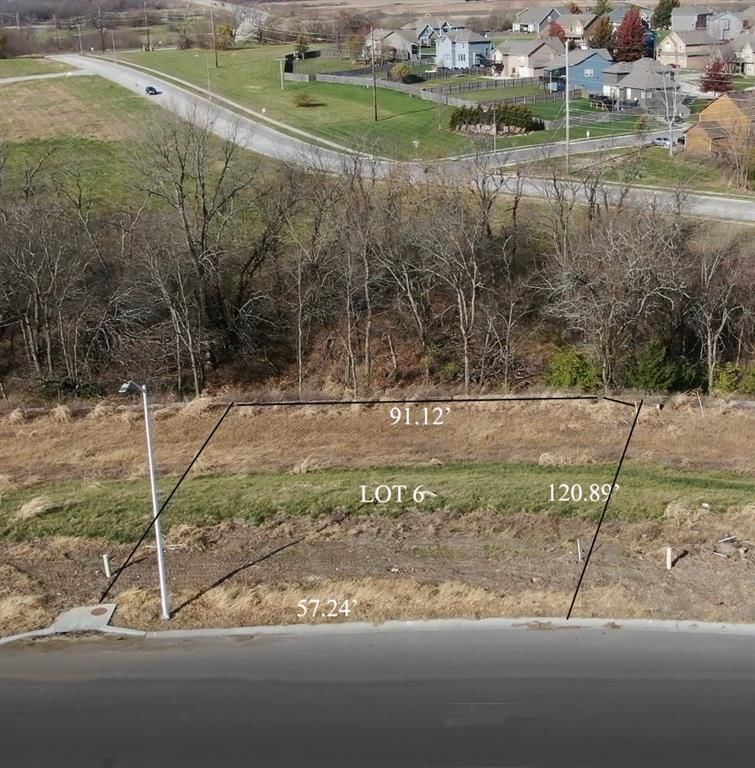 1402 Larkspur Place — photo 2