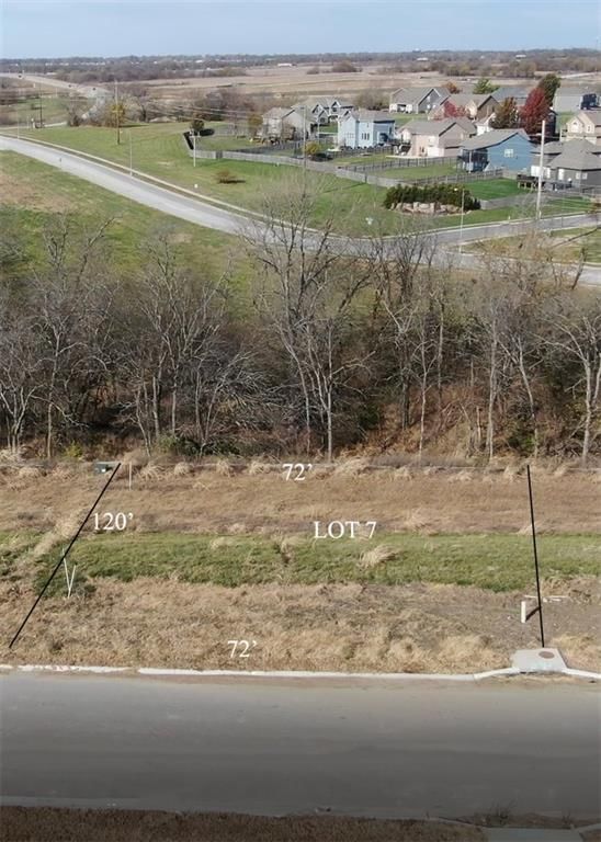 1404 Larkspur Place — photo 2
