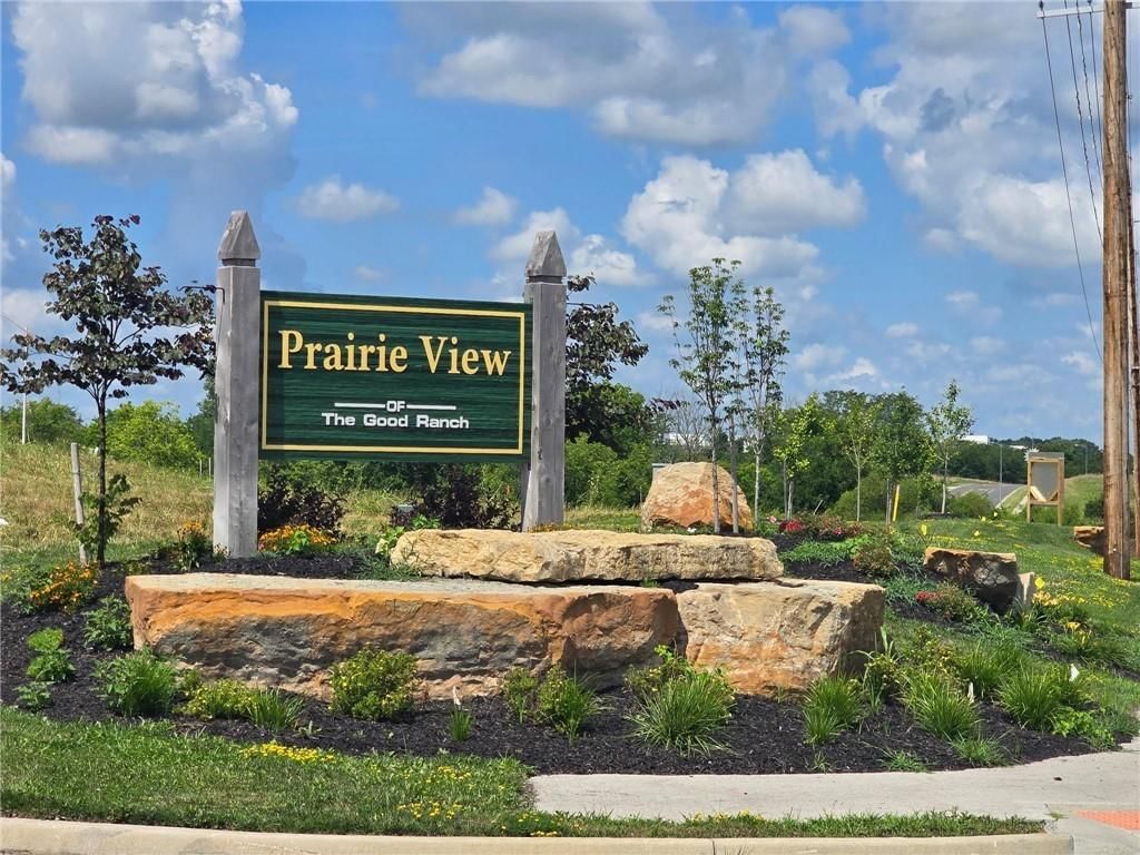 1300 Larkspur Place, Raymore, MO