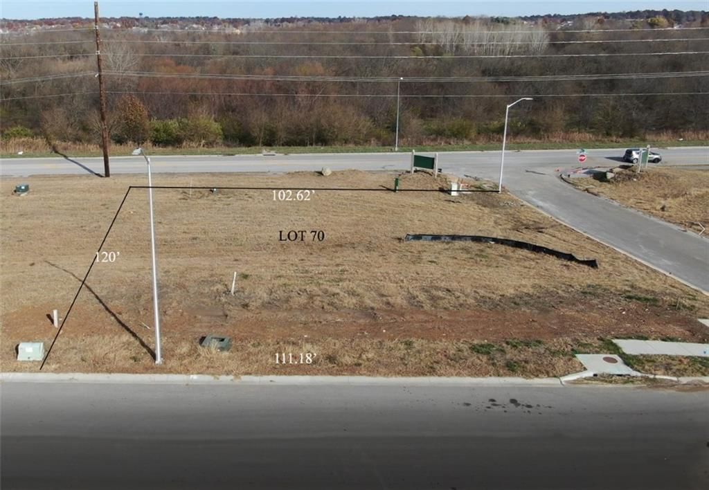 1300 Larkspur Place — photo 2