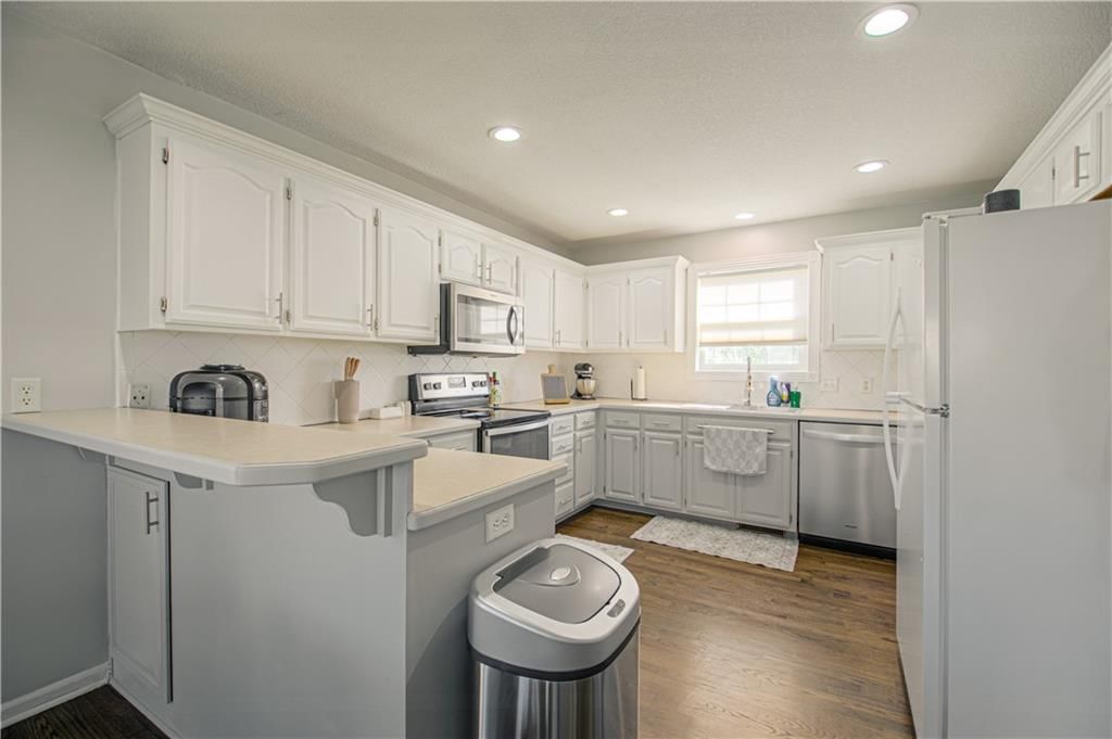 Photo 7 of 34 - 1356 Brown Street