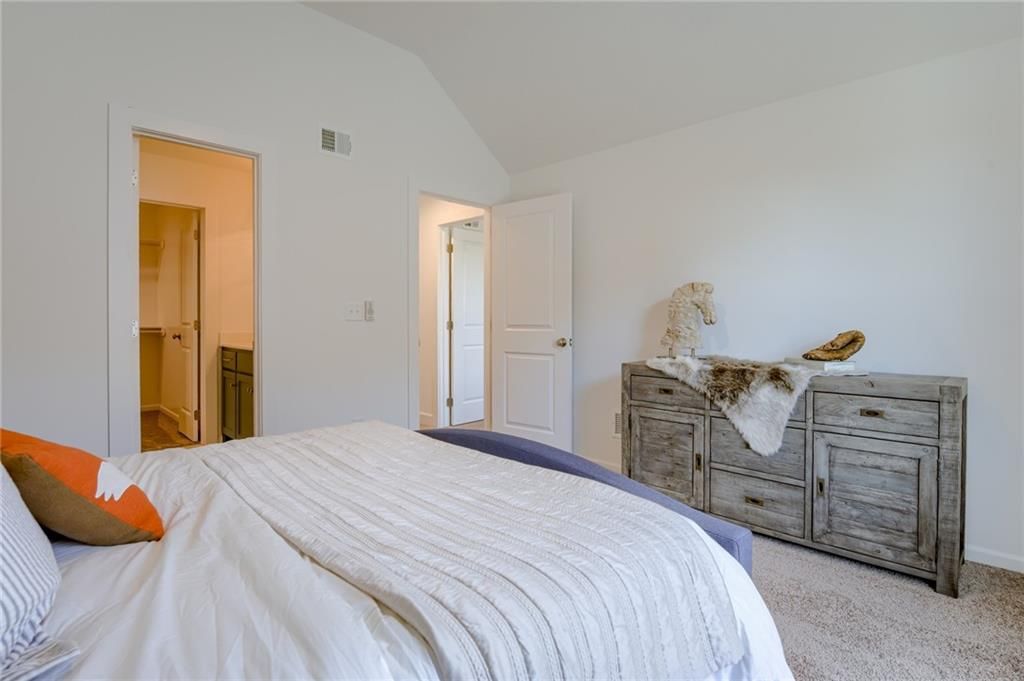 2436 W 180th Street — photo 31