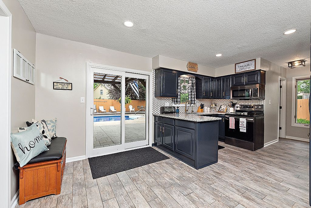 8939 Twilight Lane — photo 11
