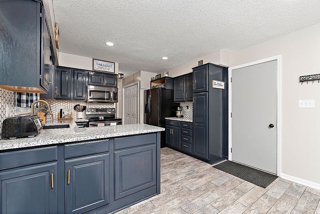 8939 Twilight Lane — photo 12