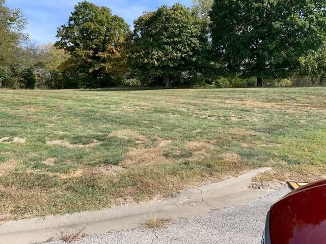 000 Twin Oaks Parkway — photo 3