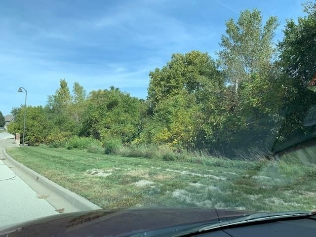 000 Twin Oaks Parkway — photo 4