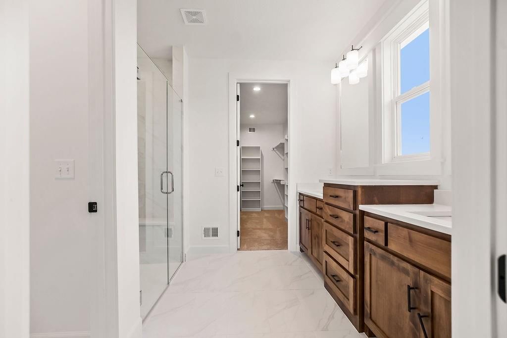 15840 Granada Street — photo 23
