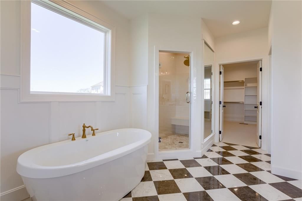 2432 W 177th Street — photo 30