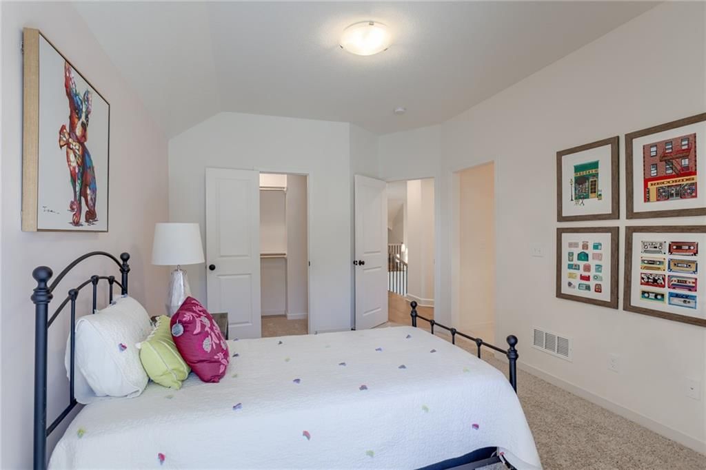 2432 W 177th Street — photo 37